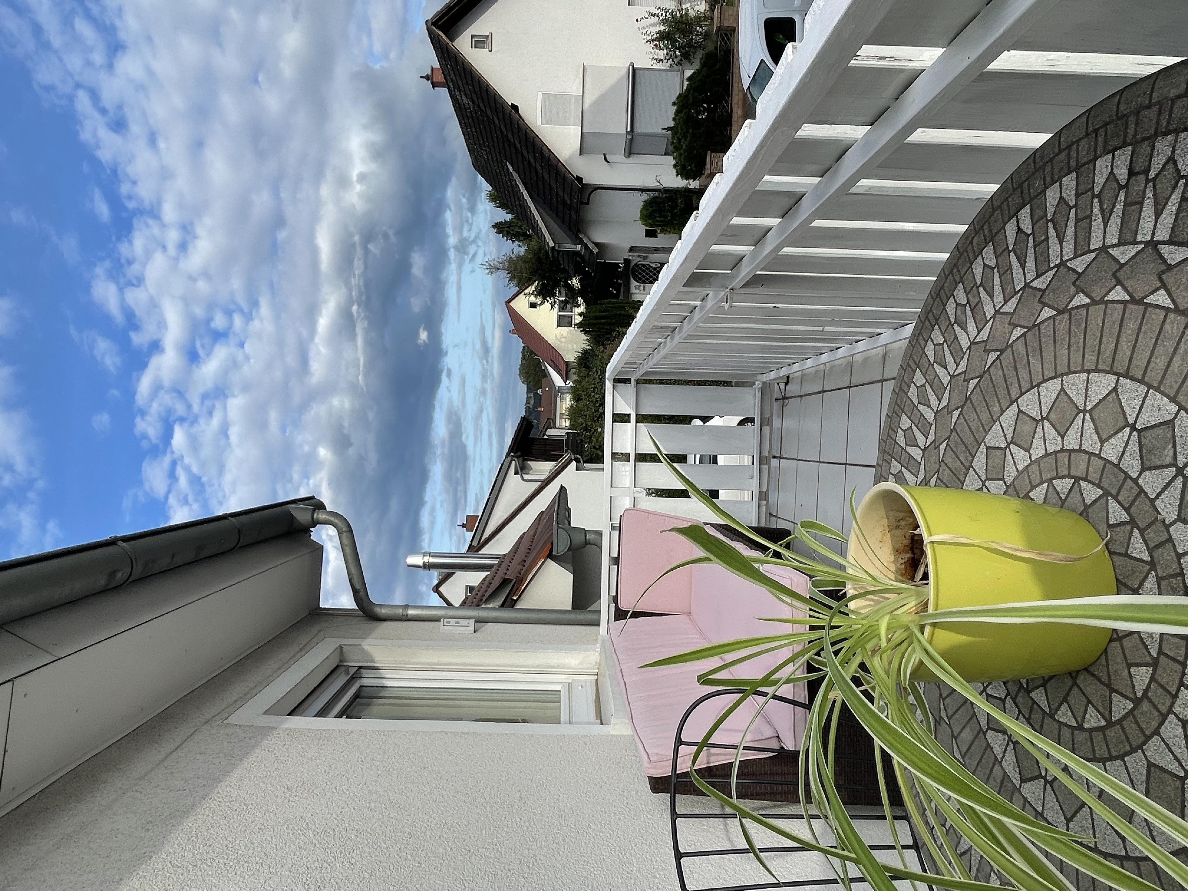 Balkon mit Sitzgelegenheit